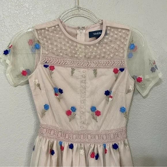 ModCloth Embroidery Floral Dress - Picture 2 of 7